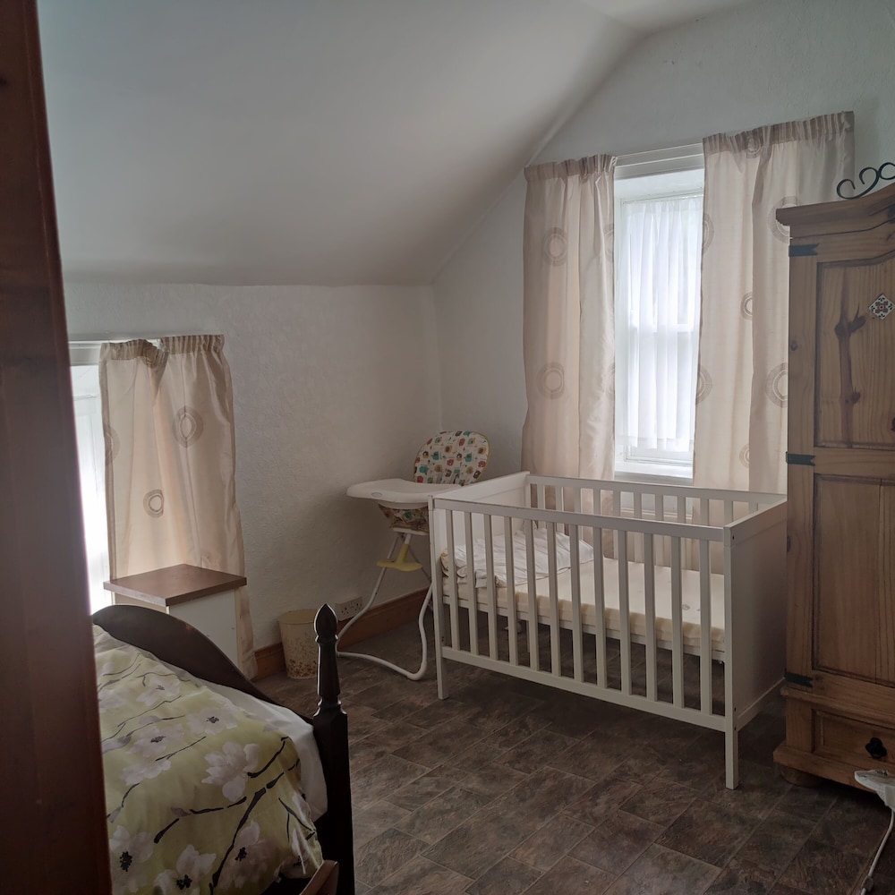 Lovely 4-bed Apartment in Mullaghbawn Newry view 3