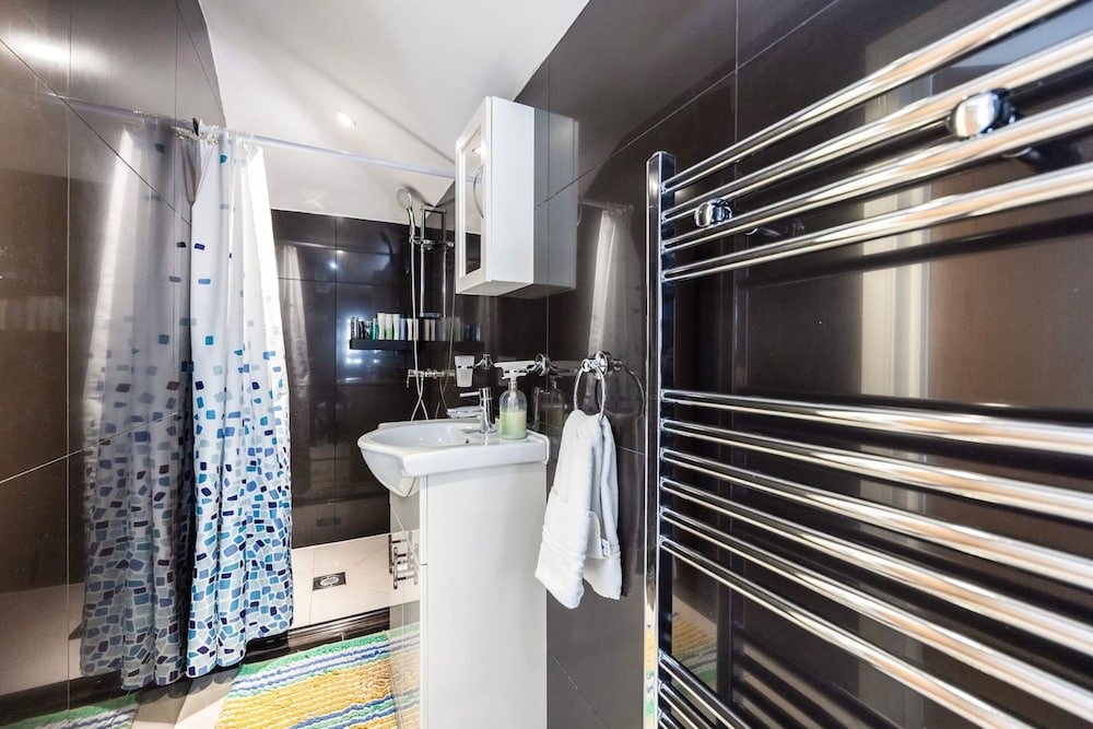 3 Bed 3 Bathroom Flat in Kensington B