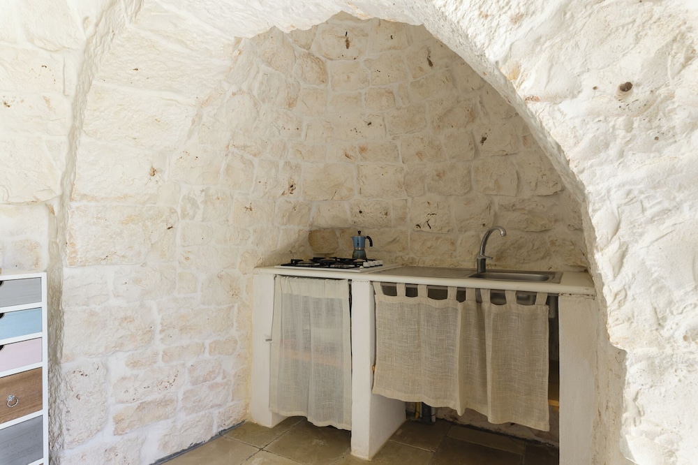 Trullo Mandorlo by Wonderful Italy