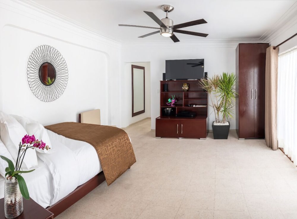 Porterfield Suites photo 2