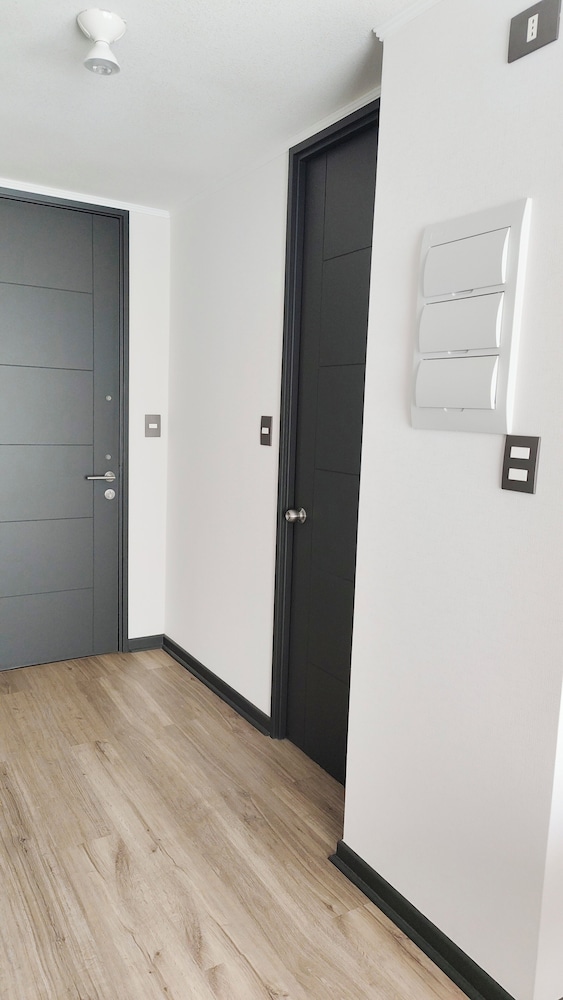 Moderno impecable Cercano a terminales