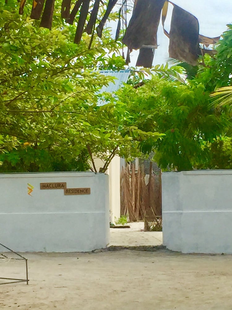 Maclura Residence