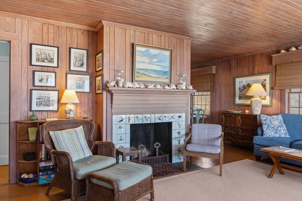 Sutton Cottage 5 Bedroom Home