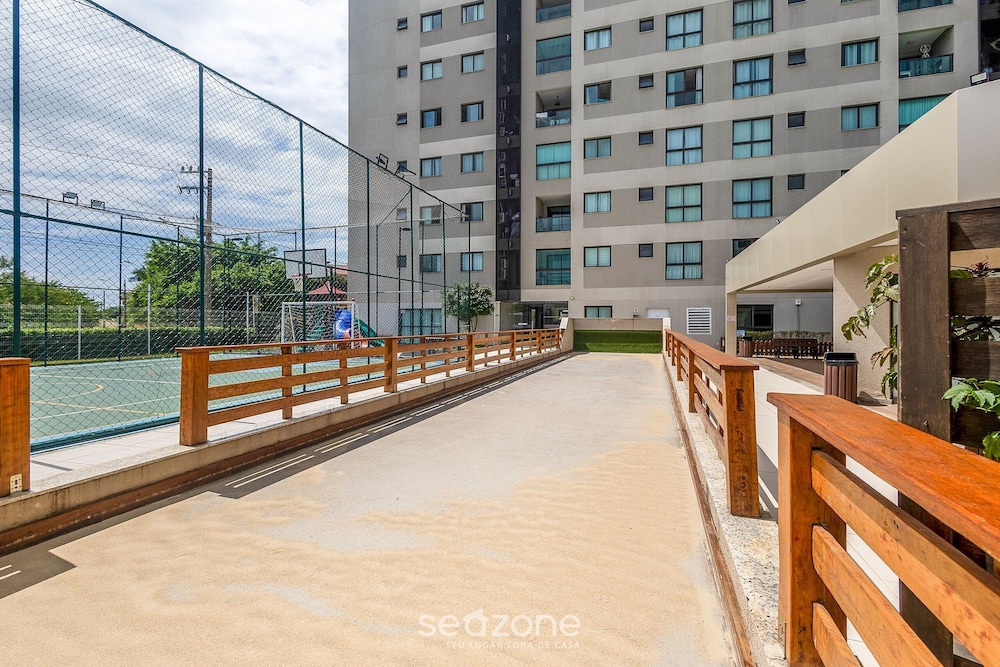 Modern apt With Pool Near the Beach Avr0203