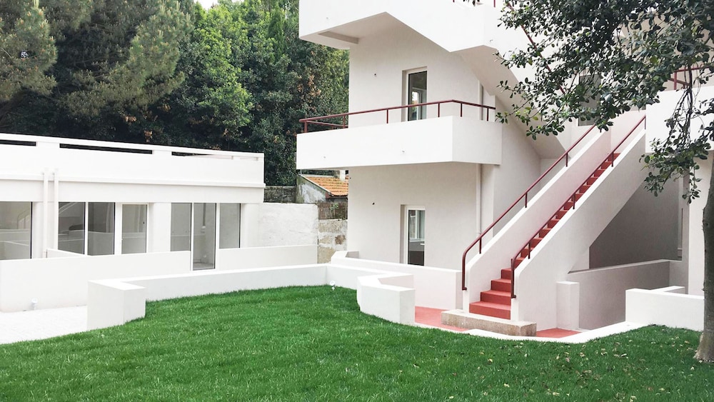 Acm002 Bombarda Homes, Pet Friendly Garden House