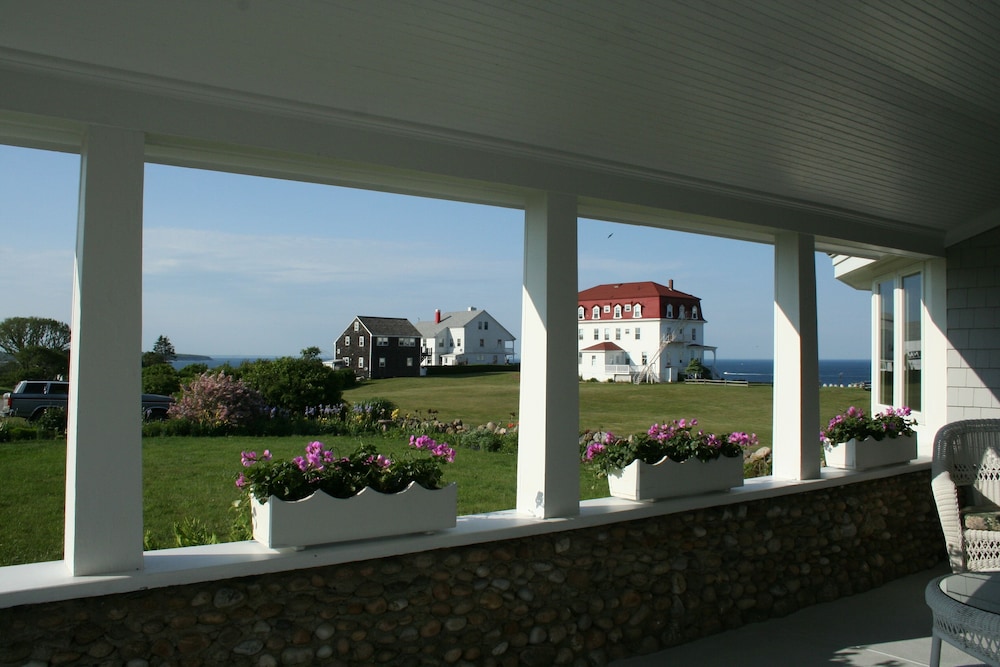 Rose Farm Inn