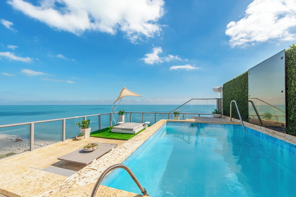 Luxury Vacation Rentals in South Beach by LRMB