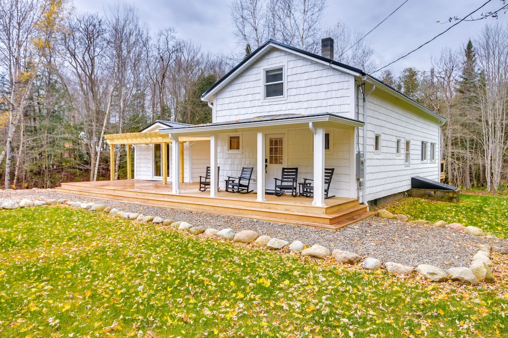 Modern Stark Home w/ Game Room, Grill & Fire Pit view 4