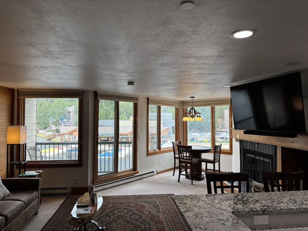 Studio In Lakeside Village, Updated Kitchen & Bath Apts