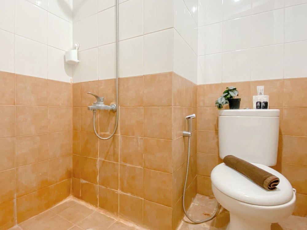 Compact 2Br Apartment Direct Access To Mall At Green Pramuka City