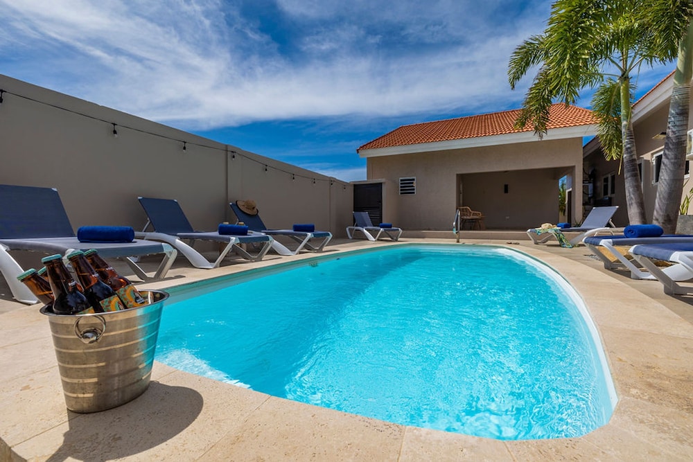 Central 4br3ba Villa w Ocean Views Private Pool