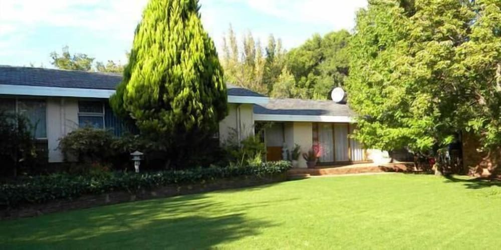 Hotel Lizbe Accommodation - Image 1