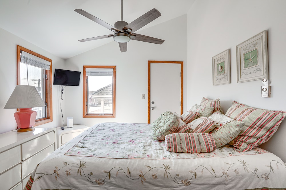 Renovated Ocean City Retreat - Walk to Beach! view 5