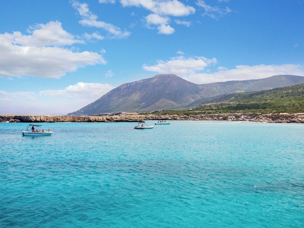 Sanders White Mountains - Charming Villa With Pool