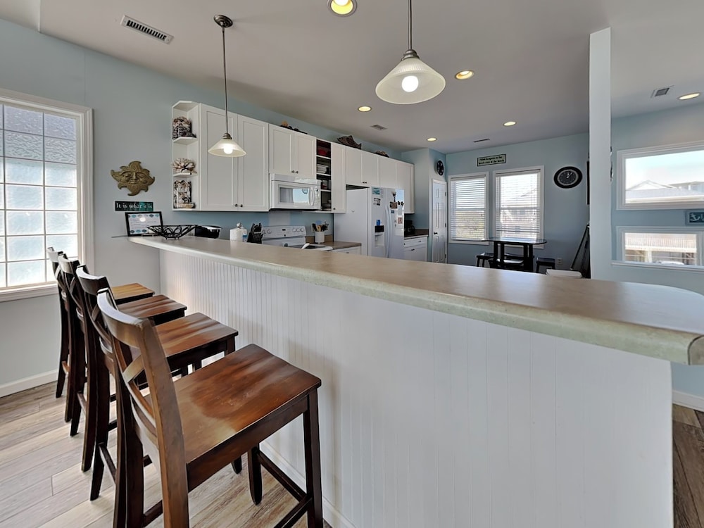 Bel Sole (Beautiful Sun) by Topsail Realty
