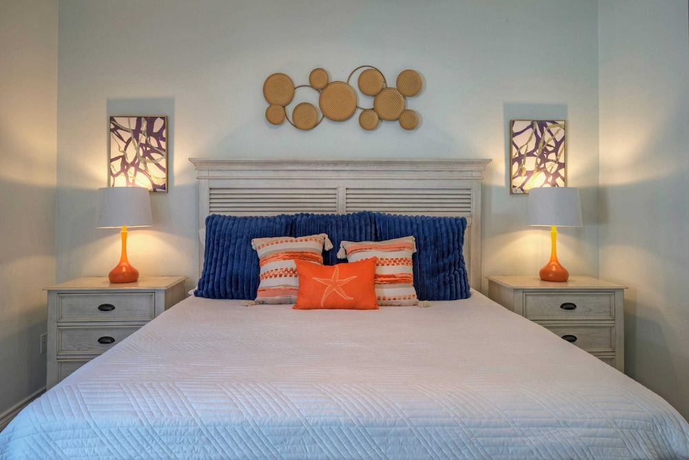 9 Costa Bahia Condos Sleeps 48 + Pool Minutes to the Beach