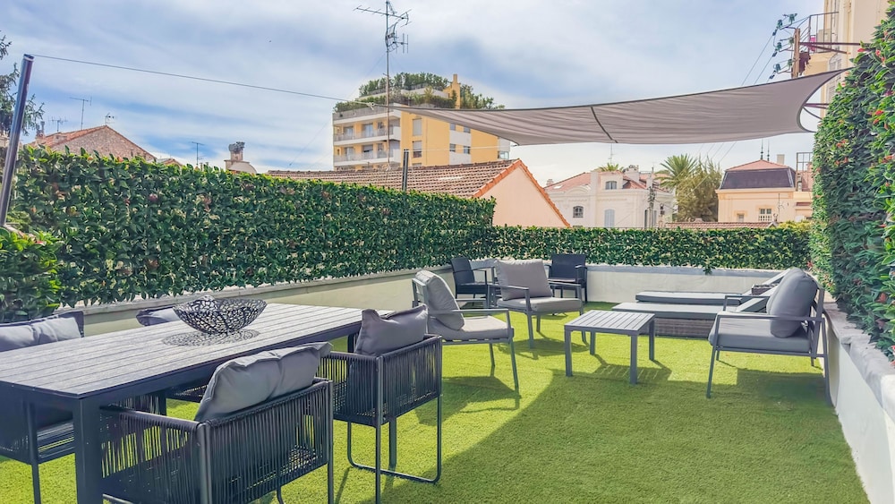 100 Le Riviera in Cannes