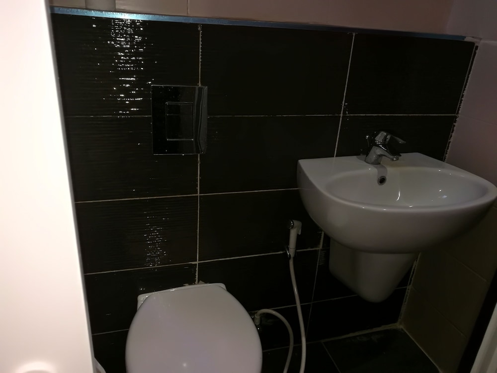 Cozy Dair Ghbar Apartments