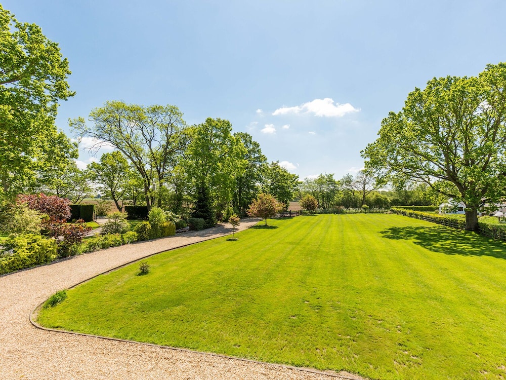 Broadleaf Lodge