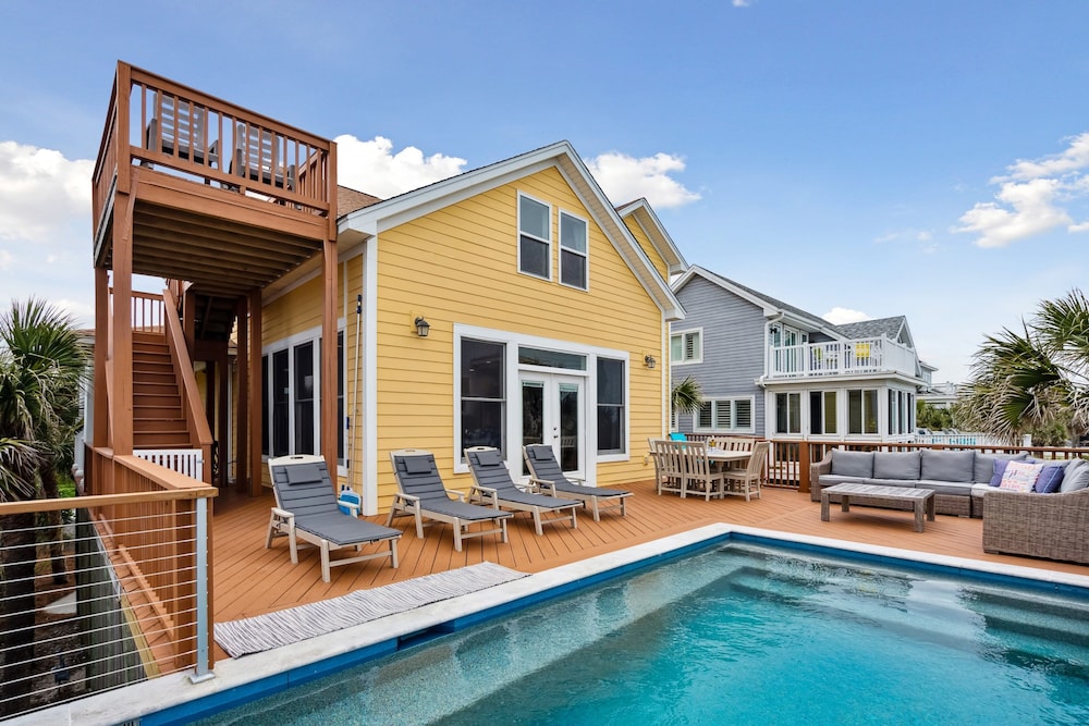 Oceanfront w Pool Panoramic Deck Views 5bdr Folly Ocean Breeze by Avantstay