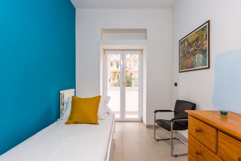 Posillipo Bright Apartment With Parking Space