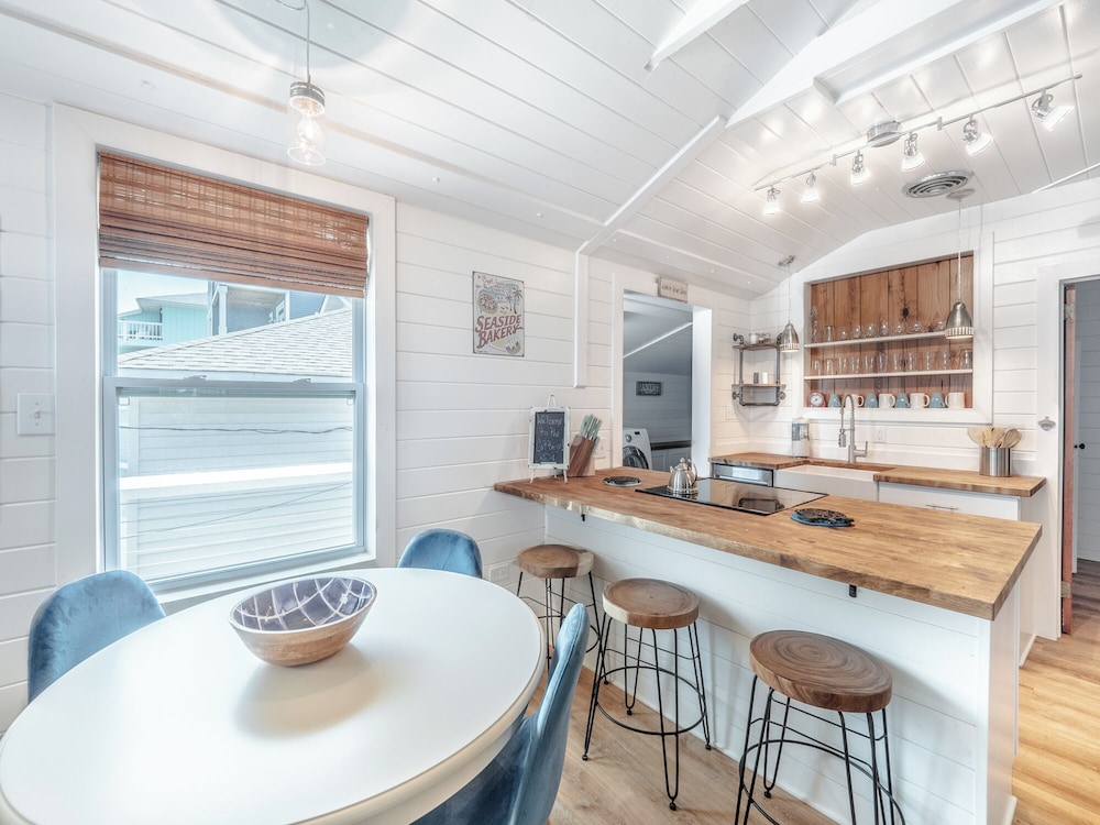 Cottage at Scotch Bonnet by Carolina Retreats