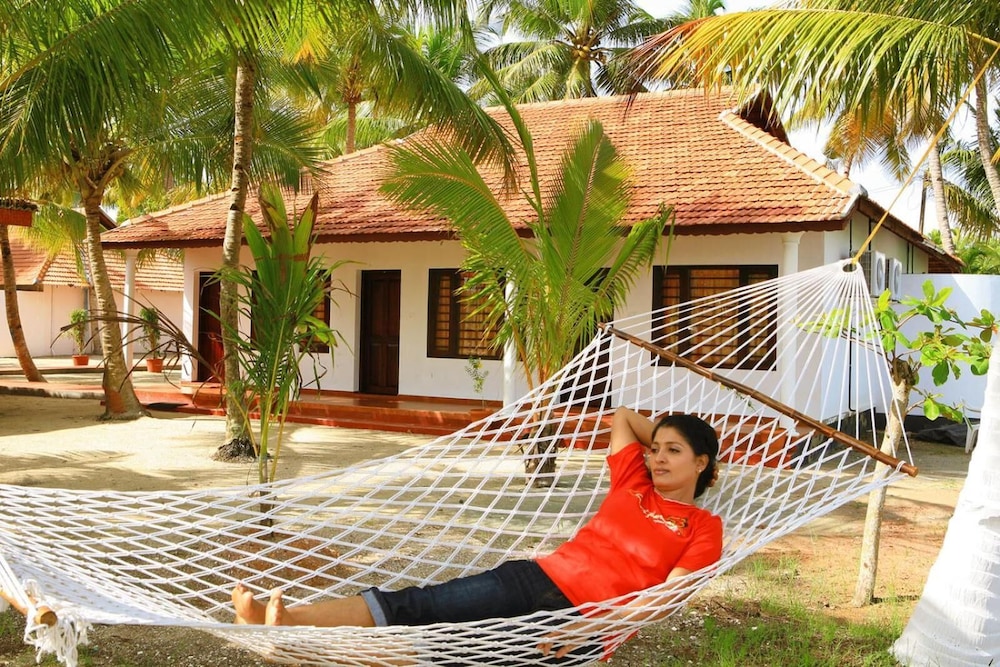 Regant Lake Palace