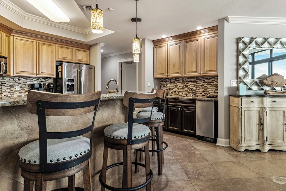 The Oasis at Orange Beach #1707 by Southern Vacation Rentals