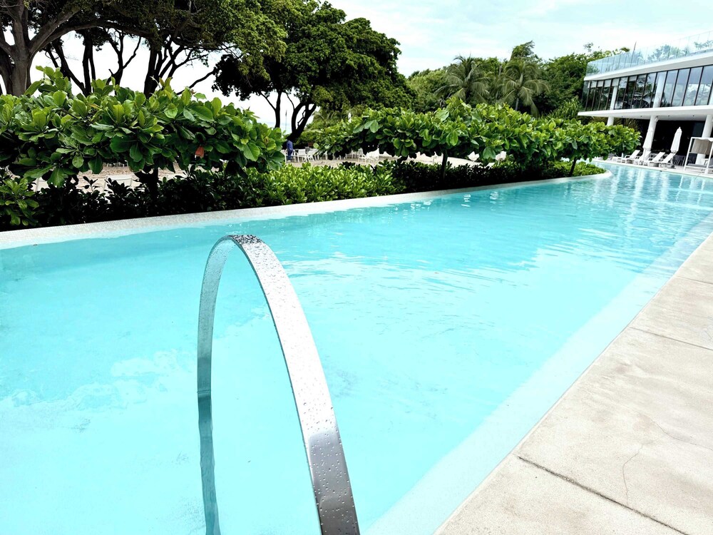 Bolongo 1BR Your Exclusive Oceanfront Escape