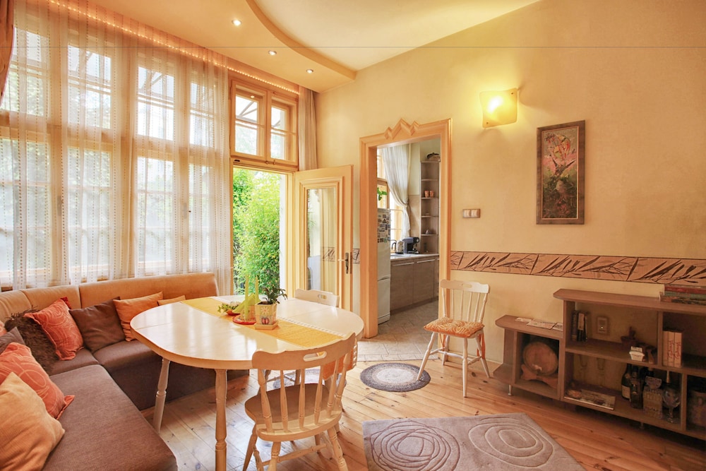 Guesthouse Tomovi