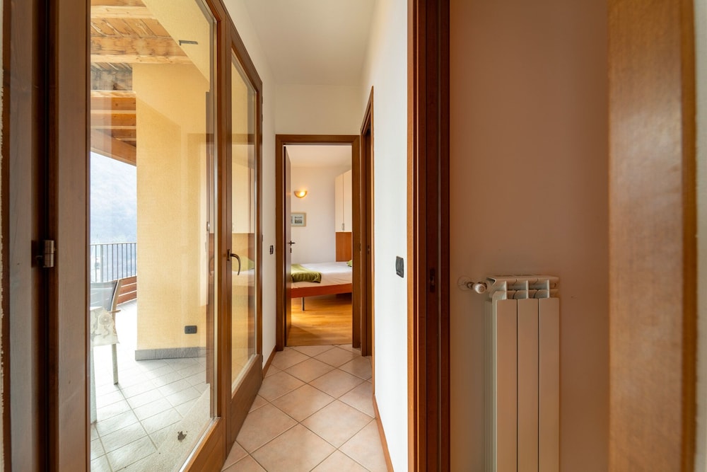 Willow Apartment with Lakeview
