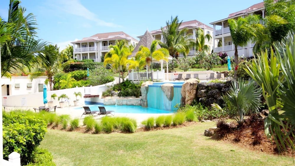 Villa Vuemont - Peaceful 3 Bedroom Villa With Pool