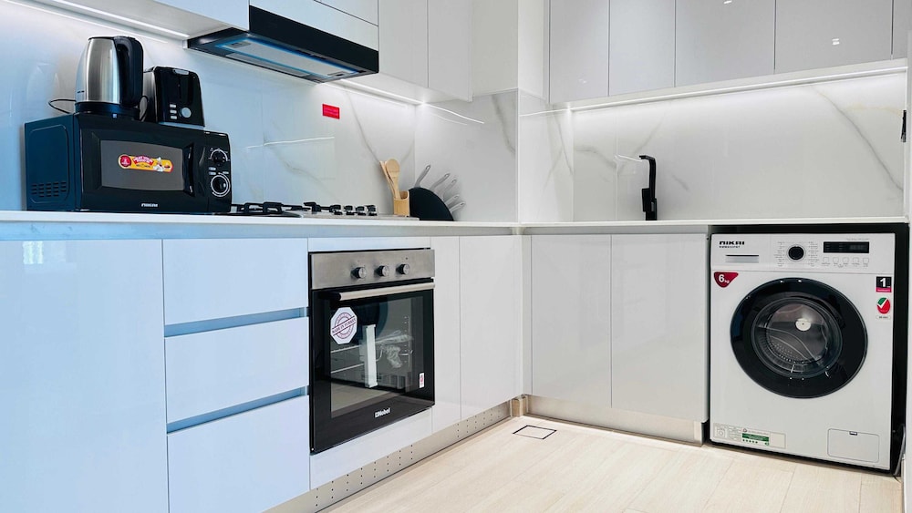 OYO HOME 1457 Premium 1bed Apartment In