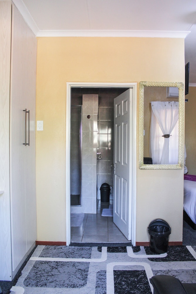 Photo 7