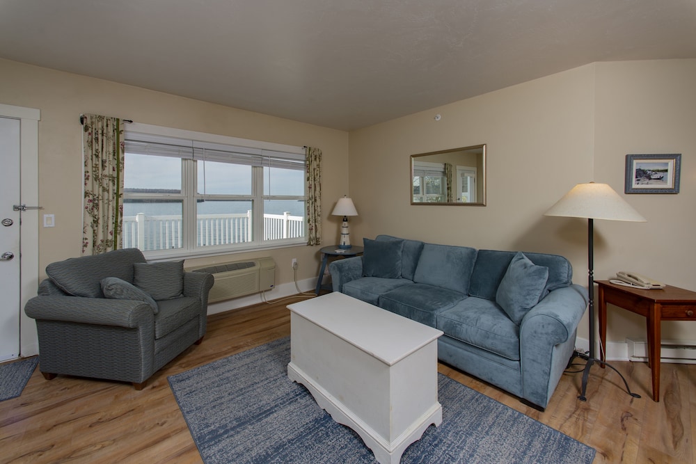 Edgewater Resort