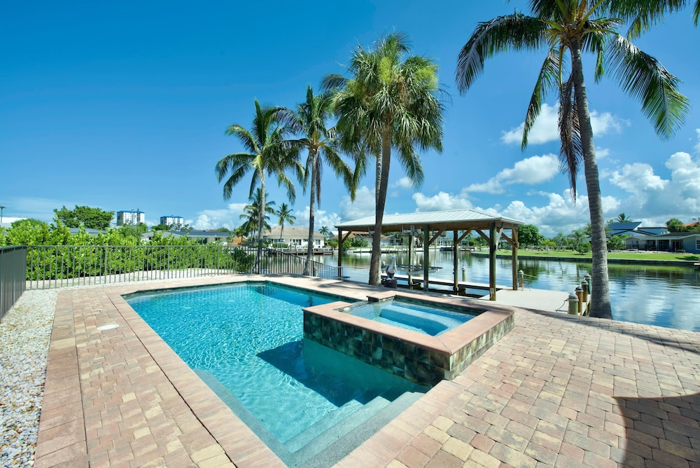 Palm Royale