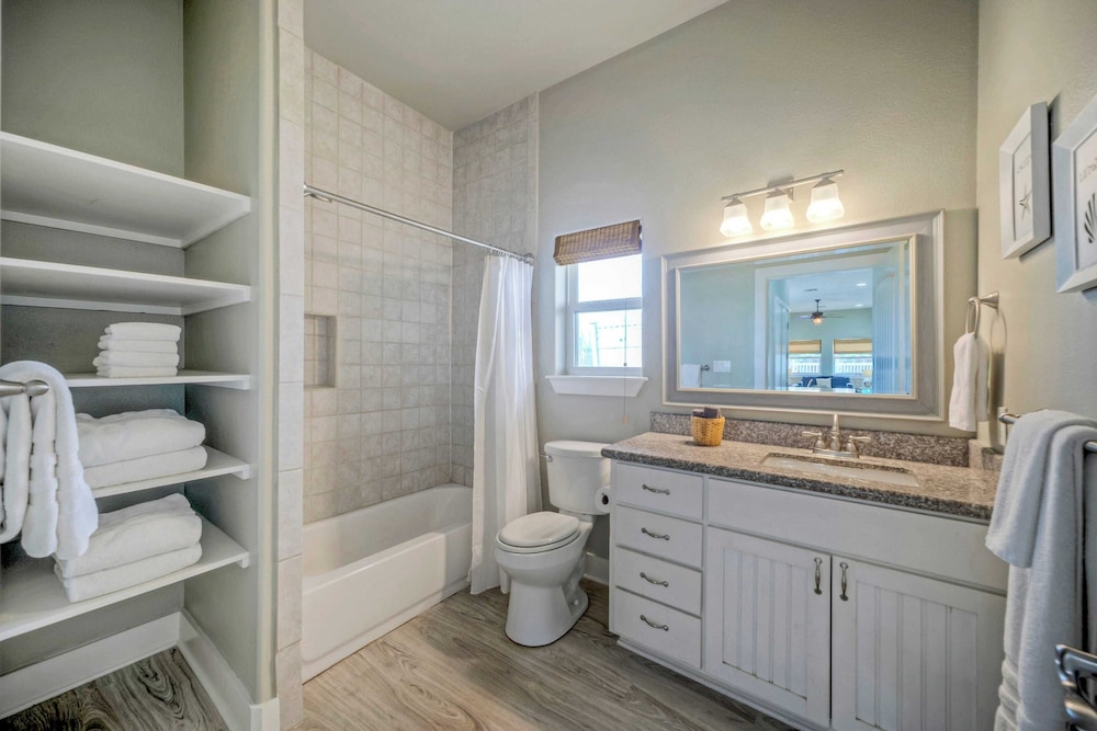 Sleeps 24 2 Homes w/ Beach Boardwalk Access & Deck Views Steps to the Beach