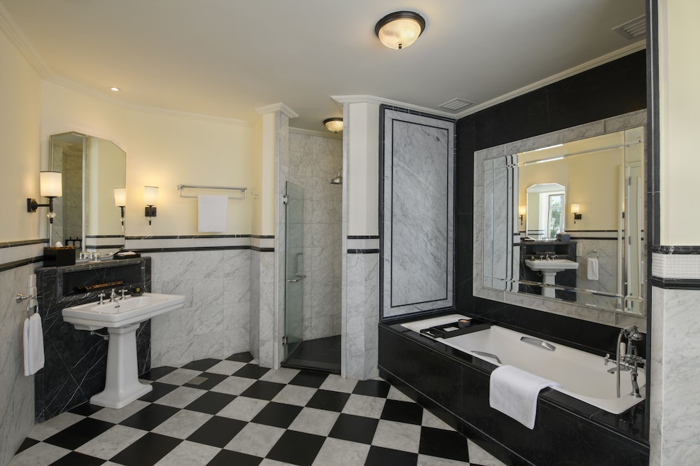 Eastern & Oriental Hotel 49