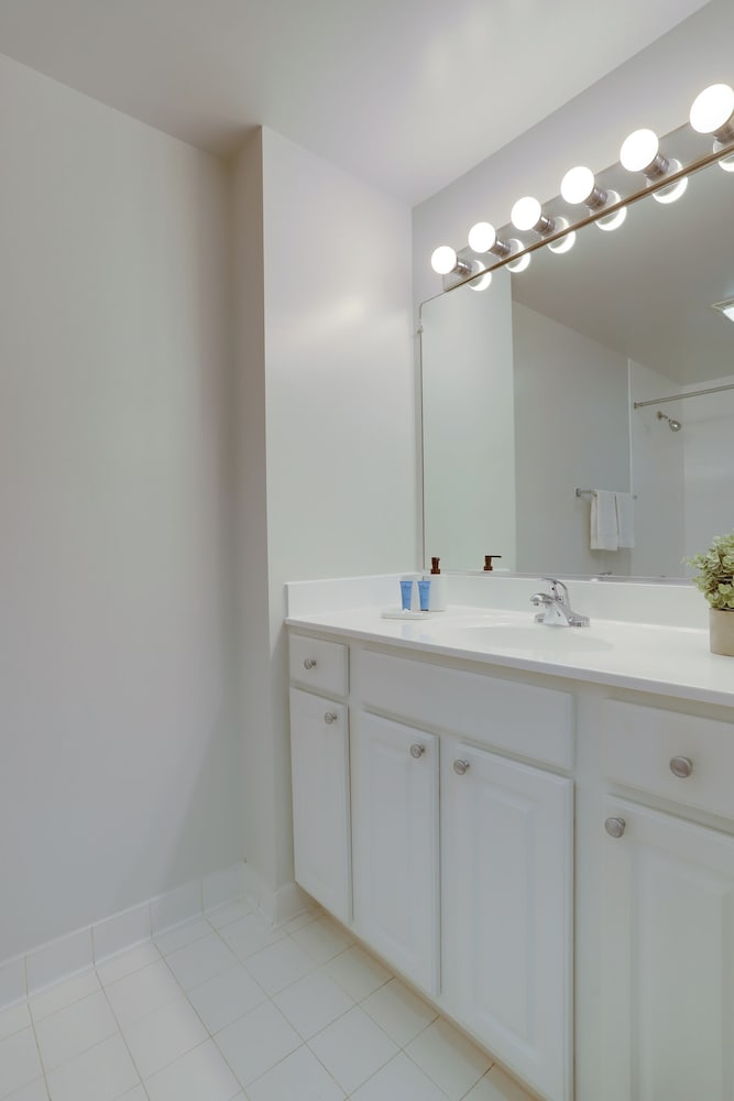 Amazing Apt in Ballston With Gym