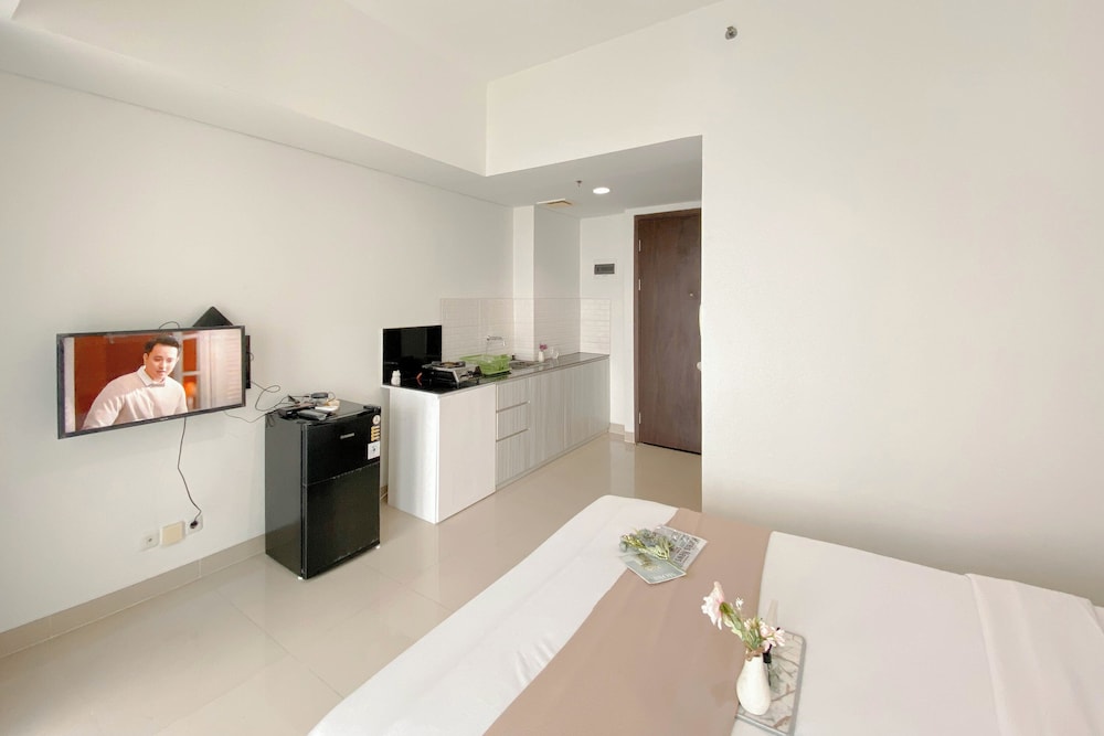 Comfort And Simply Look Studio Lrt City Bekasi Apartment