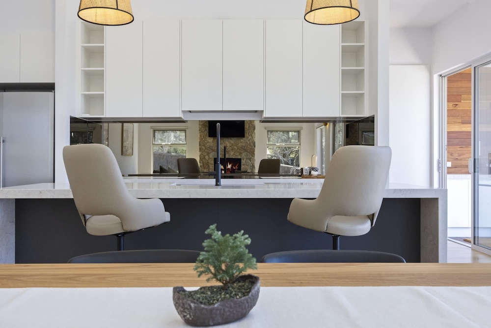 Saltwood Coastal Hamptons Luxe With Pool