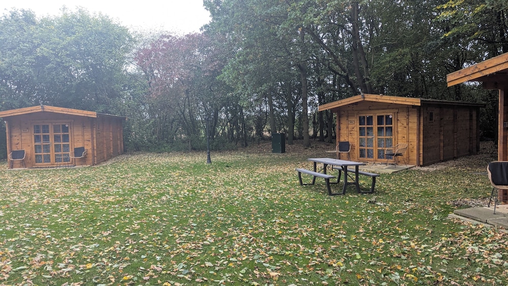 Snowdrop Cabin Retreat, dog Friendly, Peaceful
