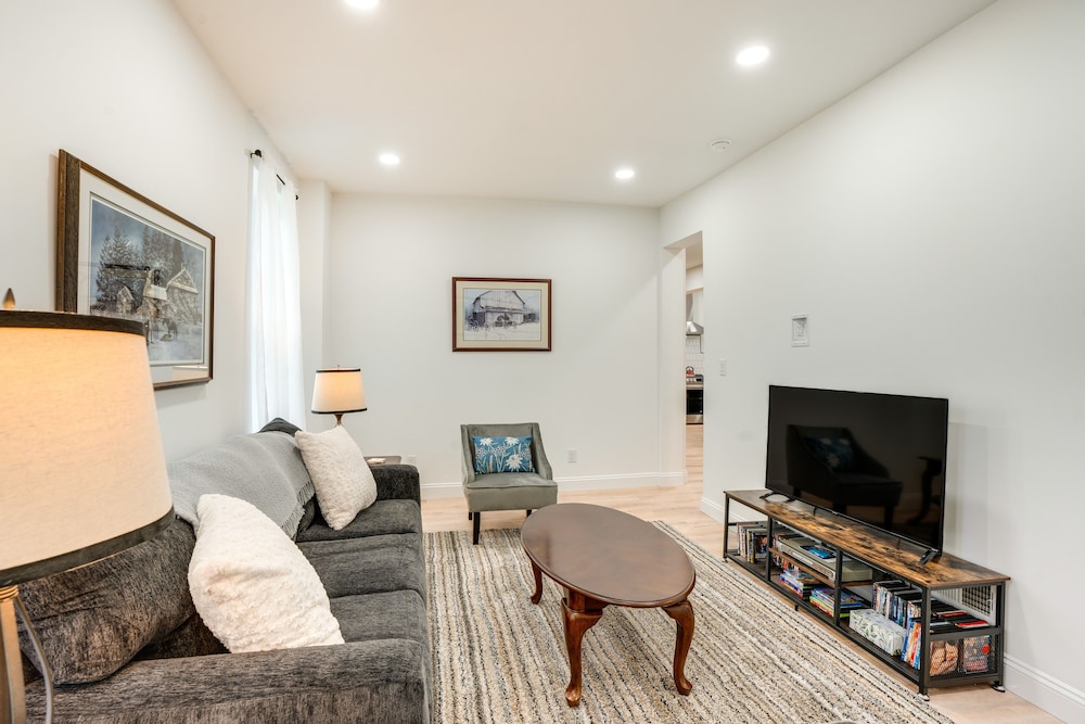 Family-friendly Hatfield Home: 3 Mi to Downtown! - Property Image 21