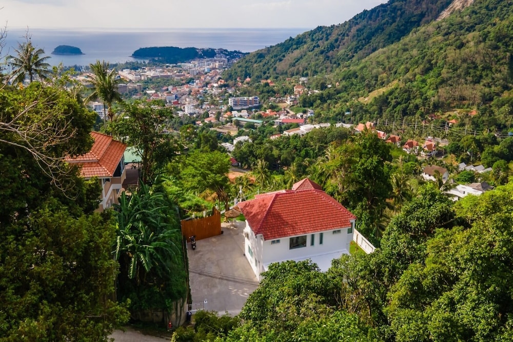 Ocean View 4BR Pool Villa KataBB Seaview