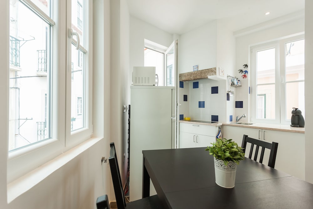 Romantic Rooftop 1BR in Alfama - Gonzalo's Guest