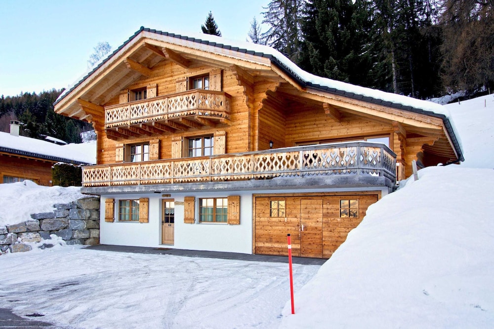 An Enchanting Awakening in the Heart of the Alps