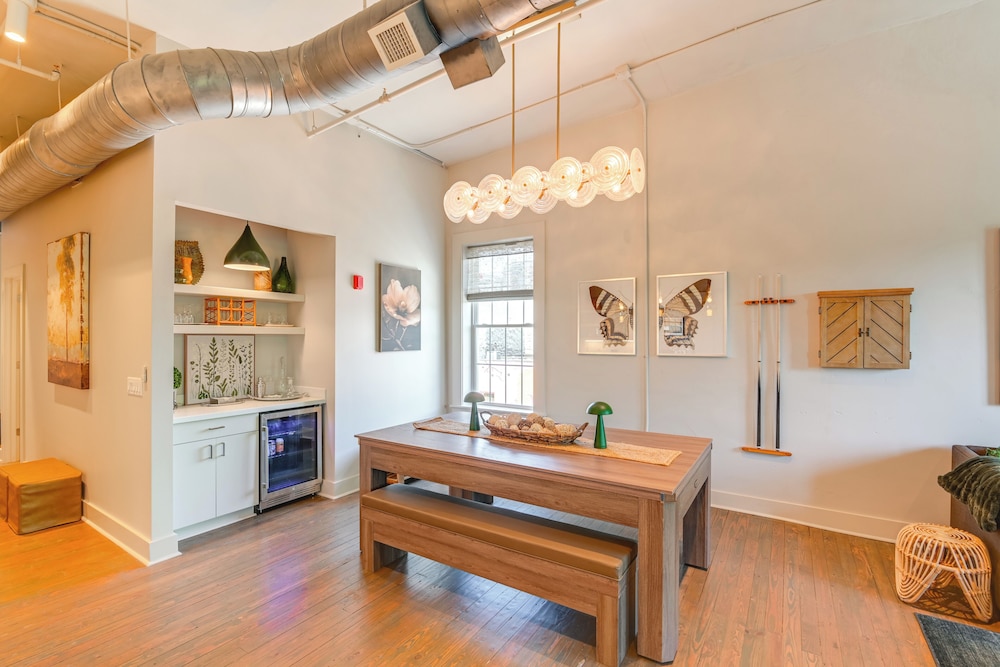 Walk to Vanderbilt: Eclectic Apt in Nashville