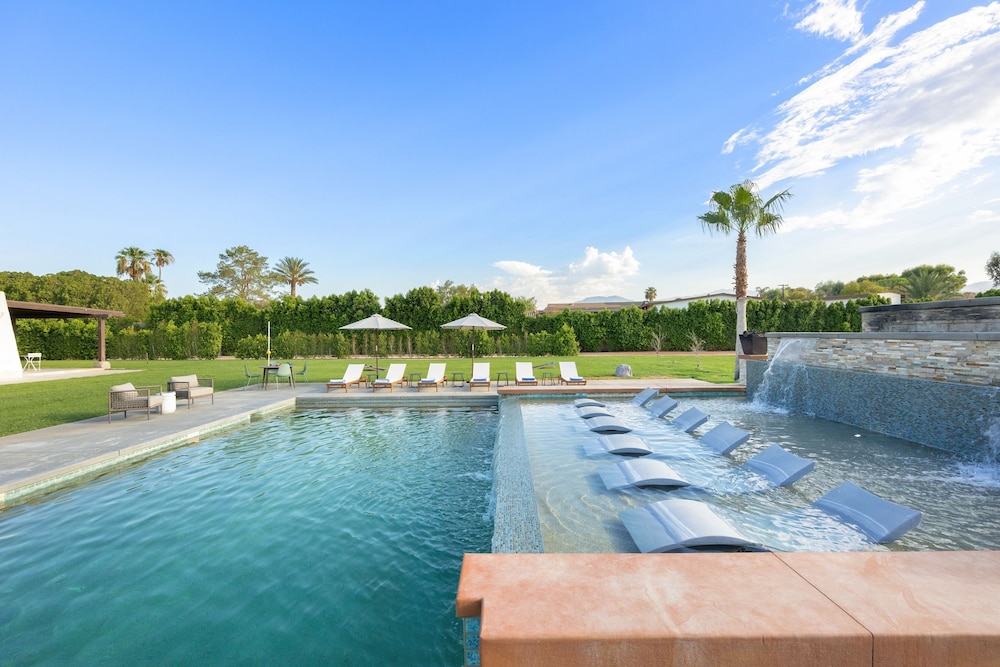 Starlight Estate by Avantstay 20 People Architectual Mansion w Pool Tennis Court Game Room