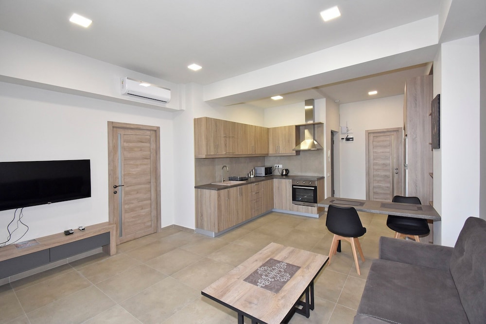 Aparthotel by Luxe Group KO16