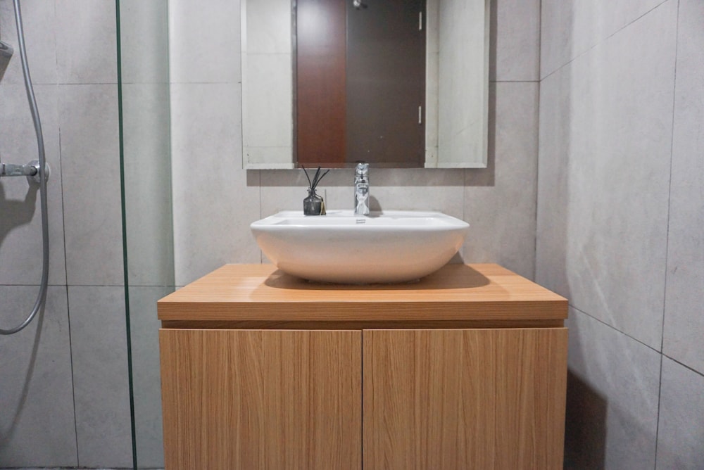Modern Look Studio Apartment At Pollux Chadstone